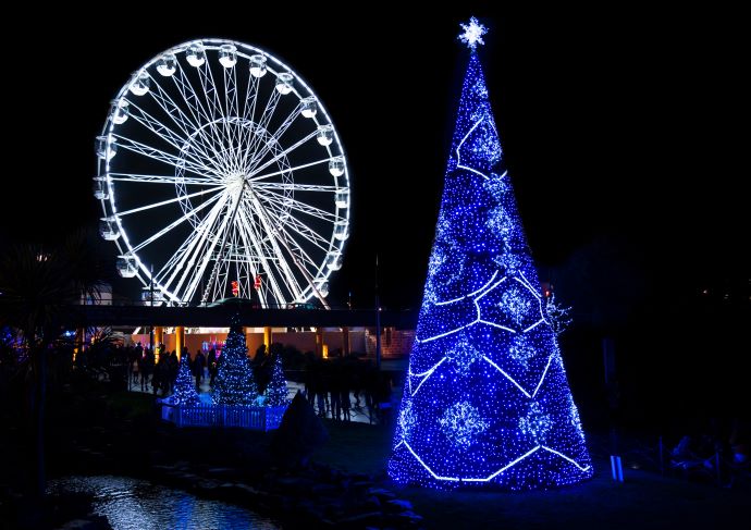 1nt: 3* London stay & Christmas Lights by Night: £218 for two