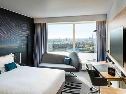 1nt: 4* London stay & Choice of 1 Attraction: £198 for two