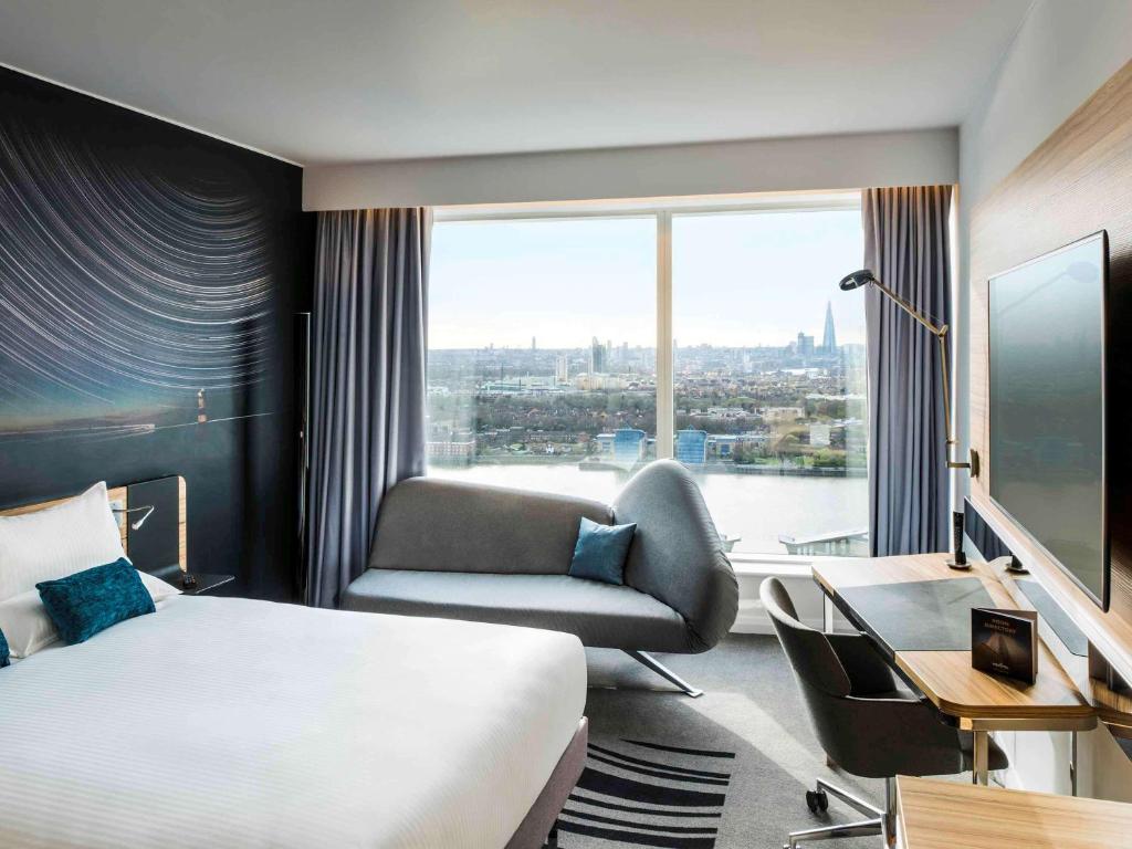 2nt: 4* London stay, breakfast & The Lion King: £438 for two