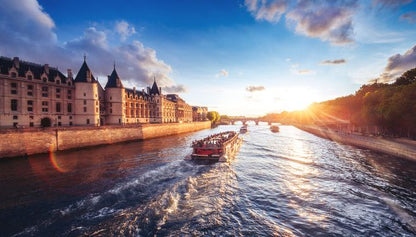1nt: 4* Paris stay. breakfast & Seine River Cruise: £218 for two