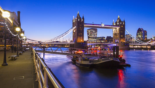 1nt: 3* London stay, breakfast & River Cruise: £158 for two