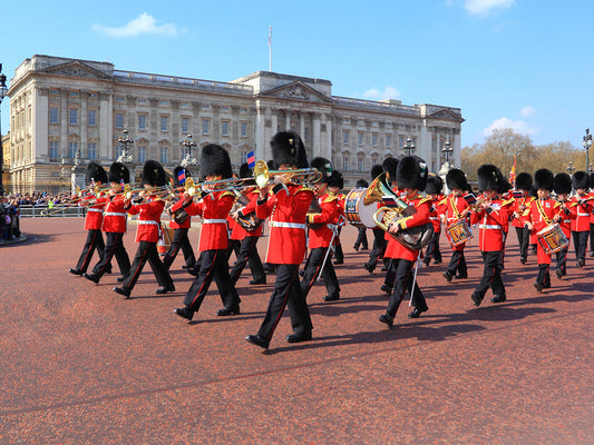 2nt: 3* London stay, breakfast & Buckingham Palace: £378 for two