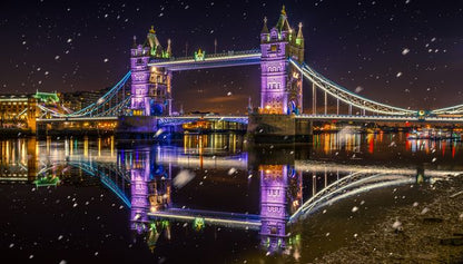 1nt: 3* London stay & Christmas Lights by Night: £218 for two